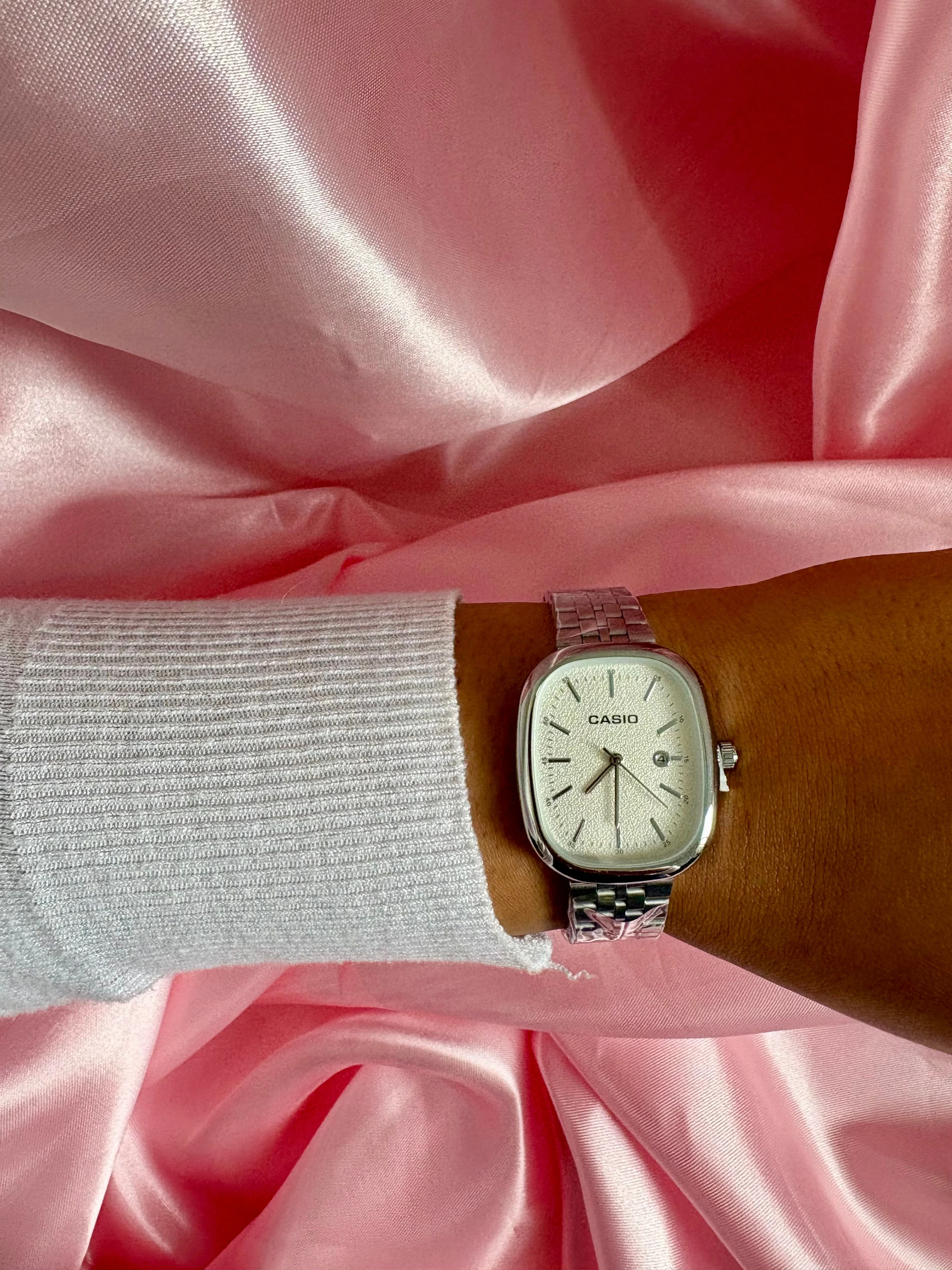 Relógio casio premium prata fundo branco  - 1