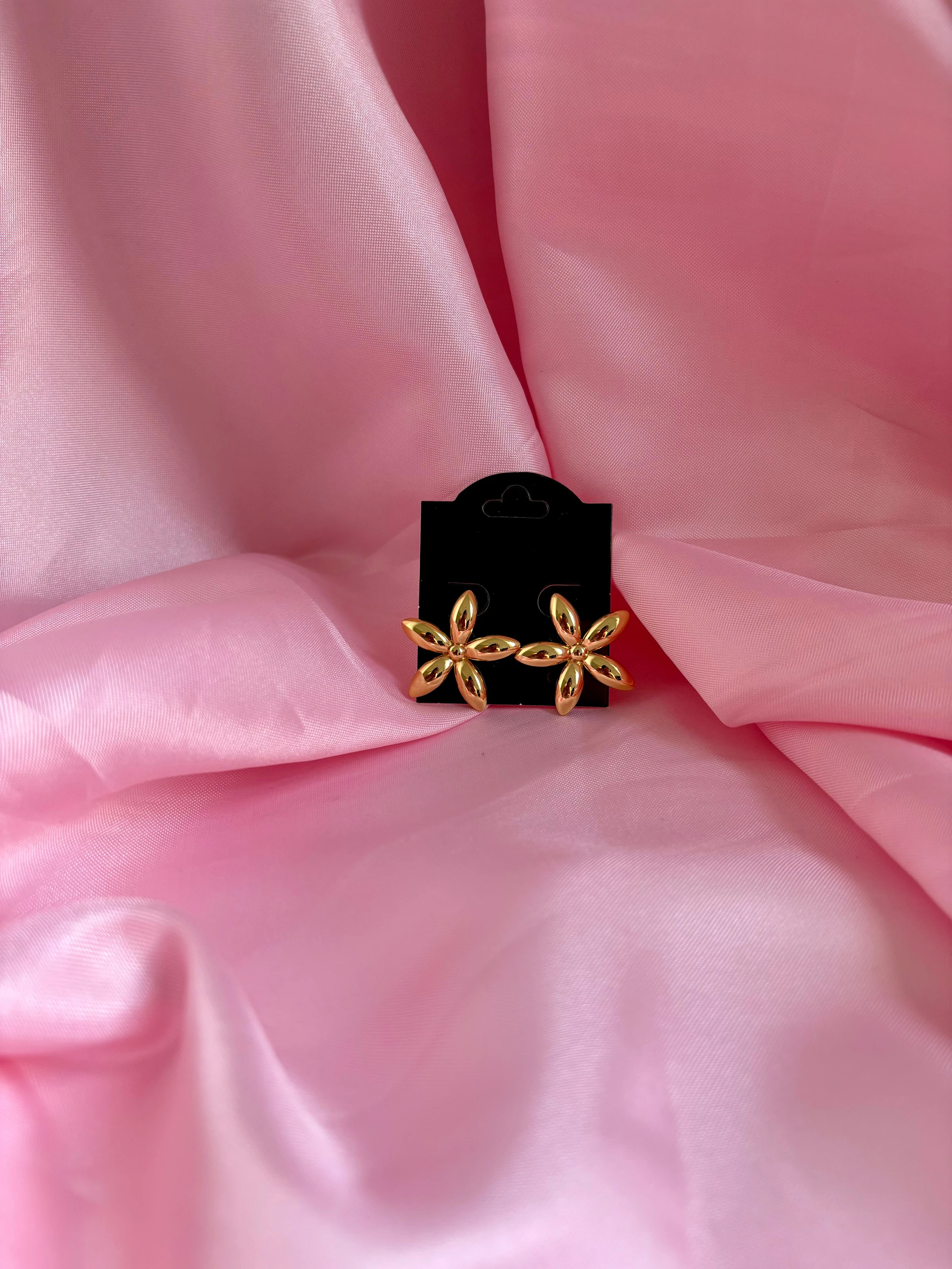 Brinco flor dourado  - 1