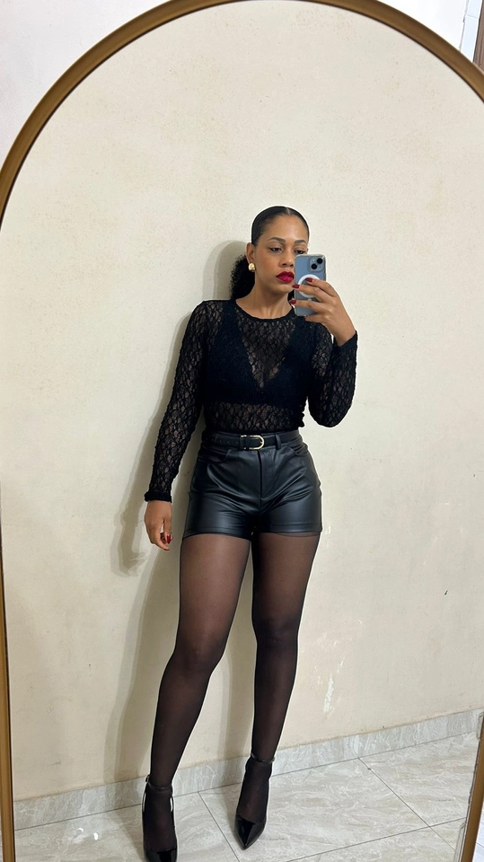 Shorts Couro 