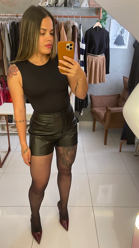 Shorts Couro  - imagem 2