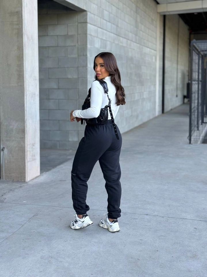 CALÇA MOLETOM  - 2