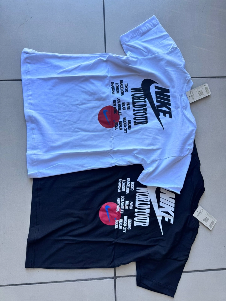 Camiseta Juvenil Nike world tuor - 2