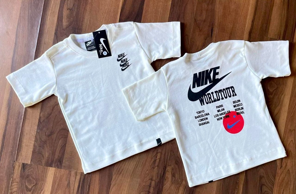 Camiseta Juvenil Nike world tuor