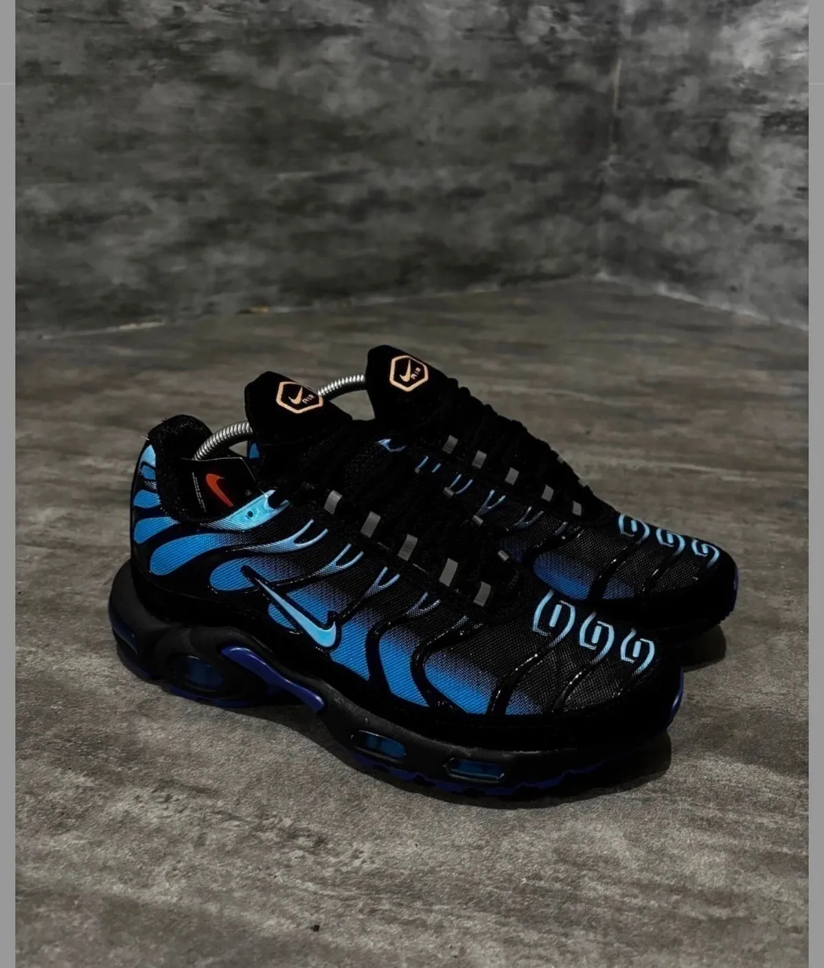 Tenis NIKE TN
