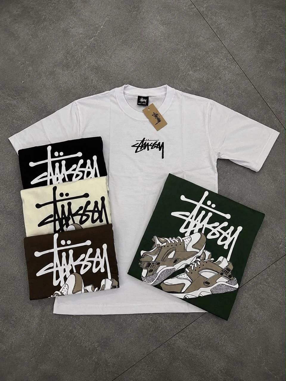 Camiseta Stussy sneaker - 1
