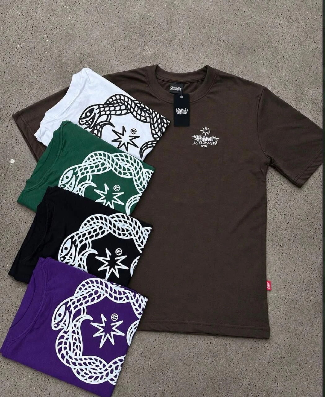 Camiseta chronic cobra faminta - 1