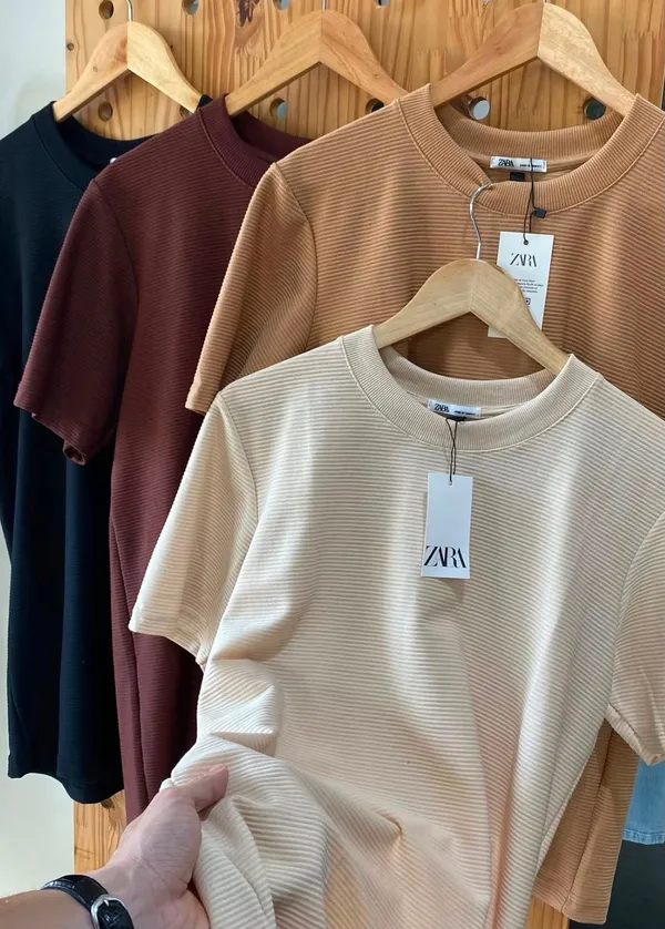 CAMISETA ZARA TEXTURIZADA