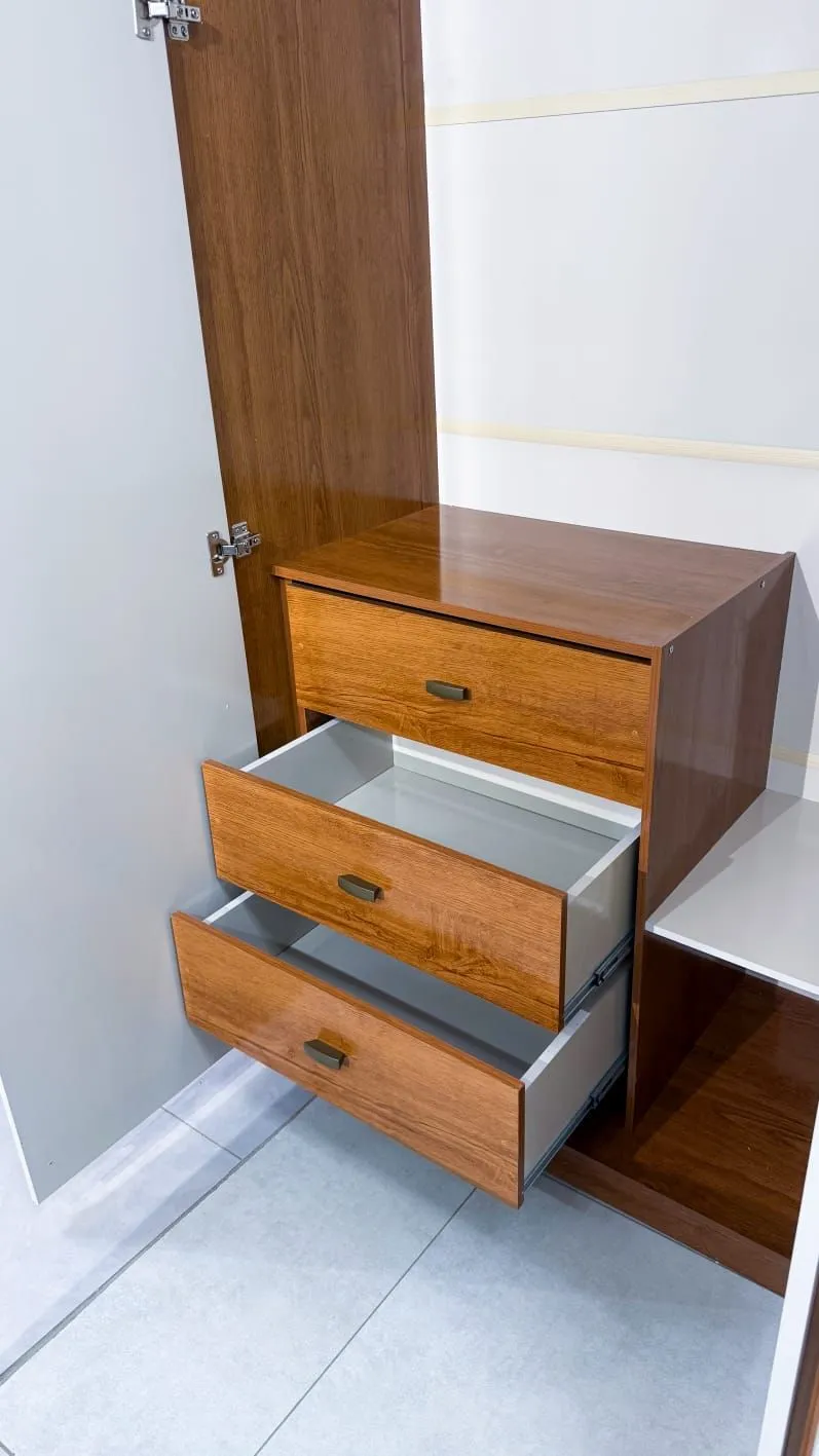 ROUPEIRO GELLY 100% MDF - 4