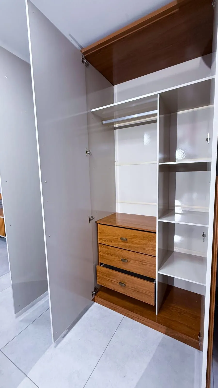 ROUPEIRO GELLY 100% MDF - 3