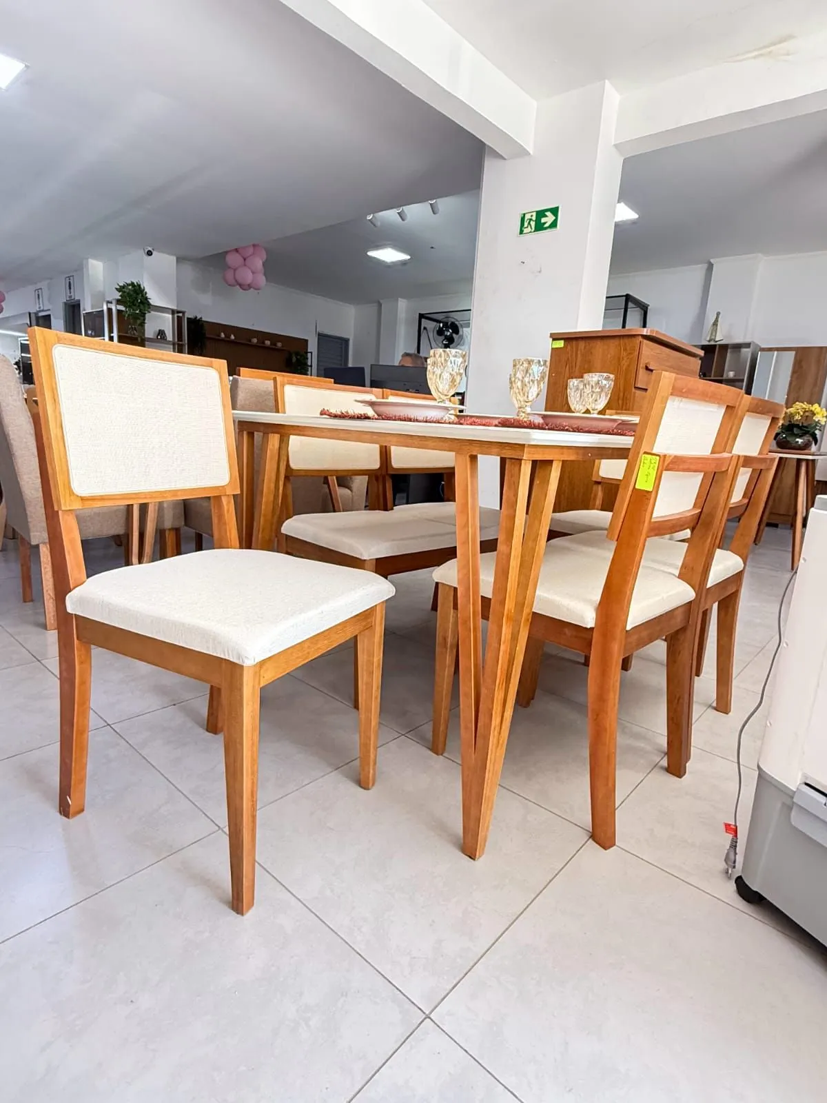 MESA DE JANTAR SAFIRA + CADEIRAS SAFIRA - 1