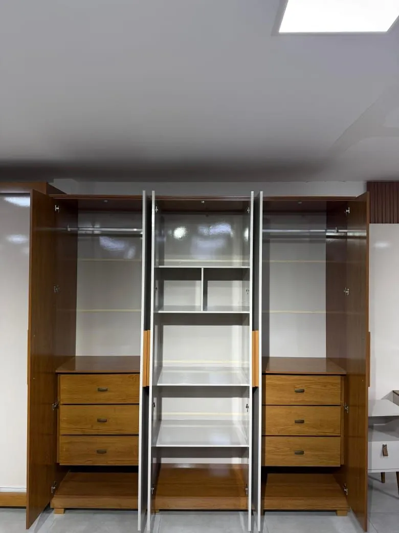 ROUPEIRO VELLAR 100% MDF - 3