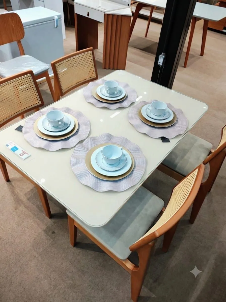 CONJ. DE MESA ÍRIS 4 LUGARES 100% MADEIRA MACIÇA  - 1