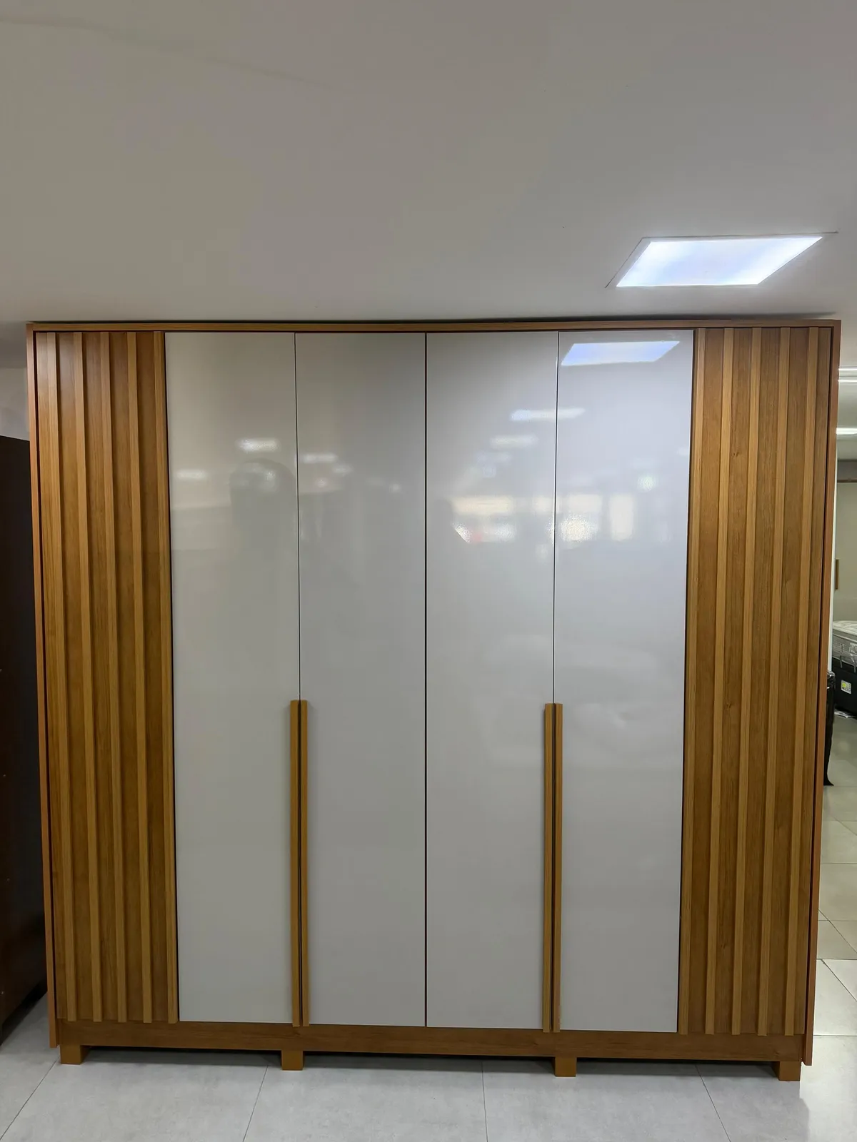 ROUPEIRO SAFIRA BIANCHI 100% MDF - 1