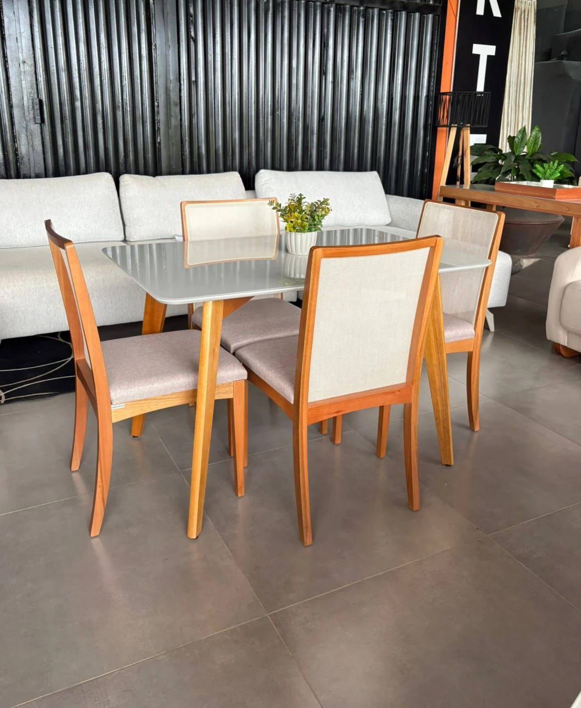 MESA ANNE C/ 4 CADEIRAS LARA MADEIRA MACIÇA  - 3