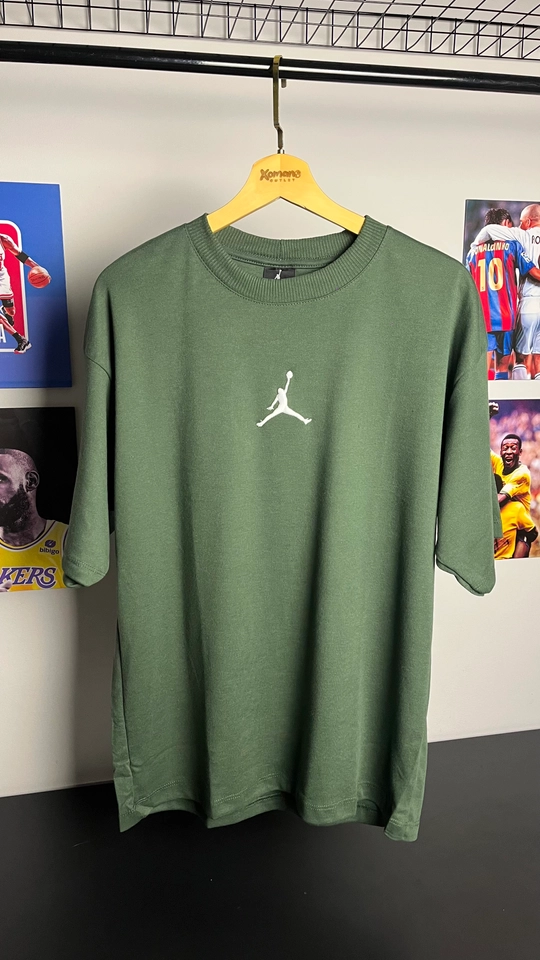 CAMISETA OVERSIZED JD BASIC BORDADO VERDE
