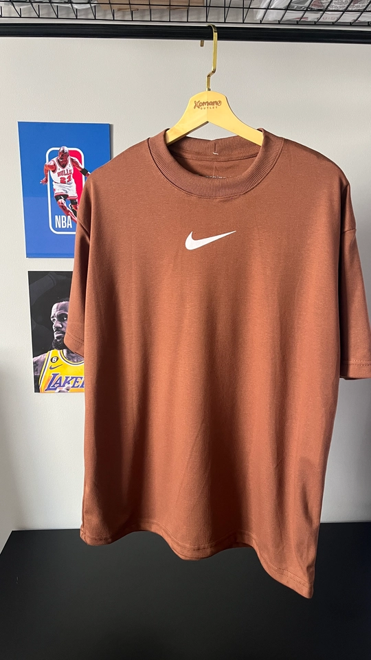 CAMISETA OVERSIZED NK MARROM - 2