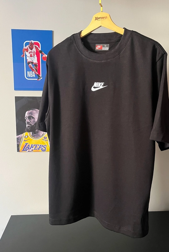 CAMISETA NK BASIC PRETA 