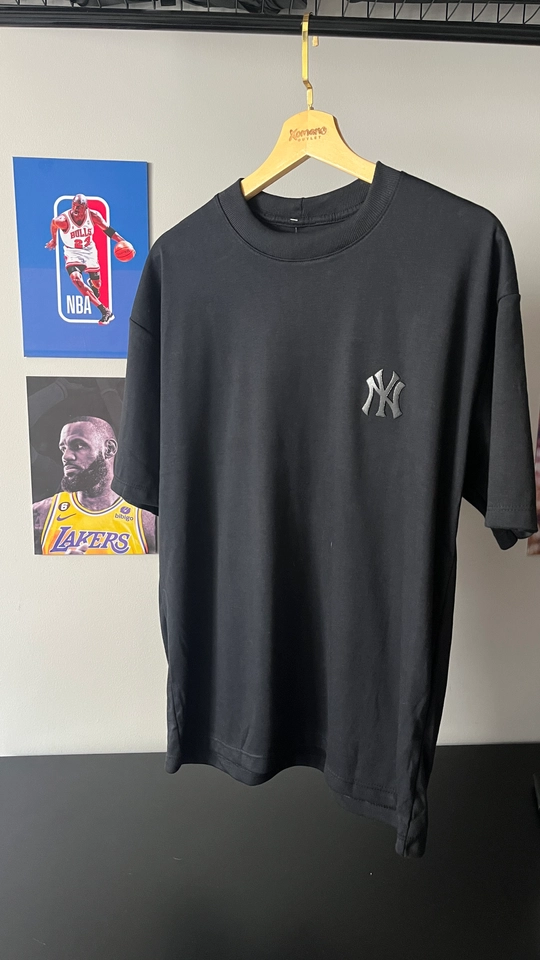 CAMISETA OVERSIZED NY BASIC PRETA