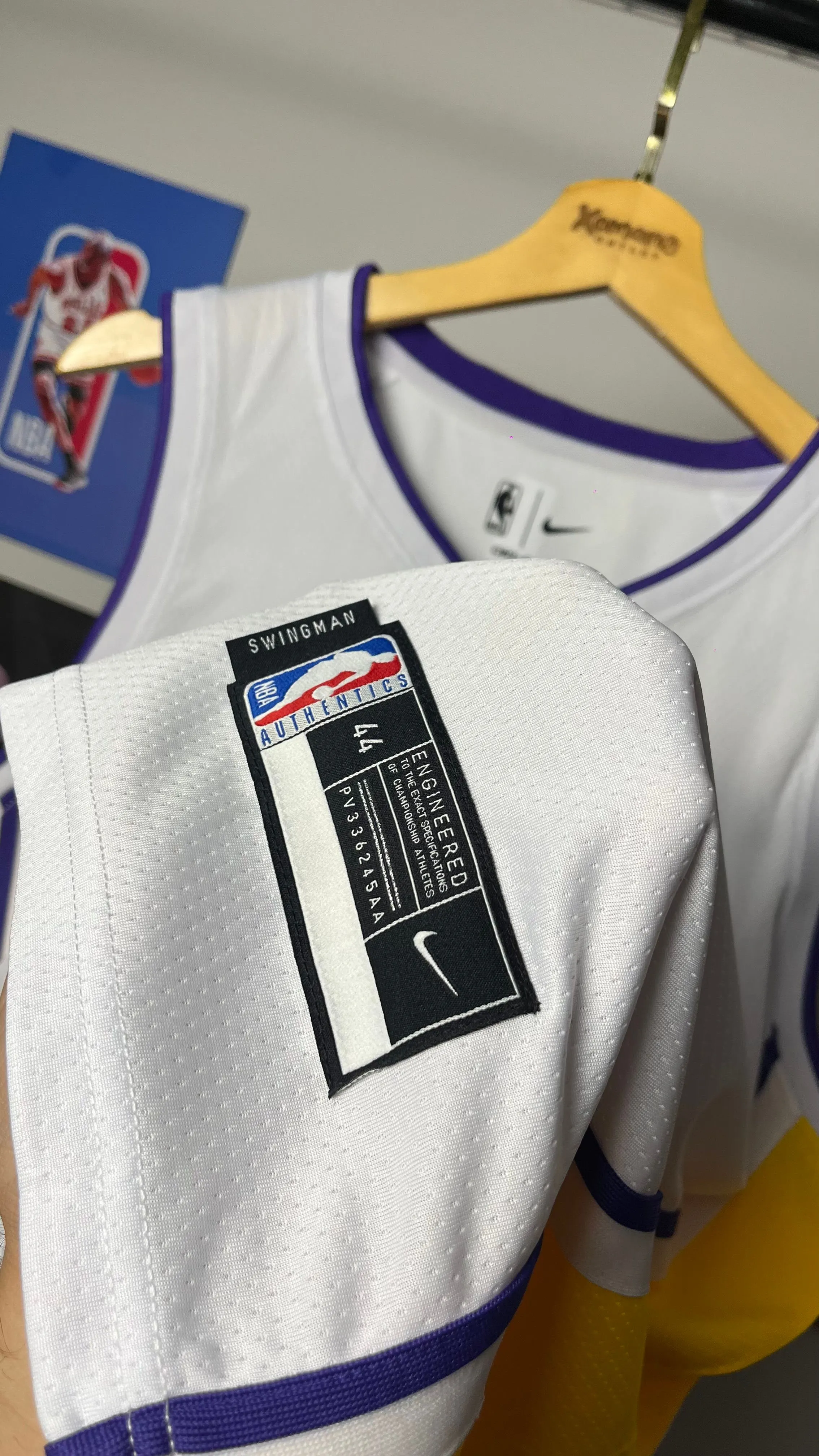 LAKERS BRANCA/ROXA - JAMES 23 - 4