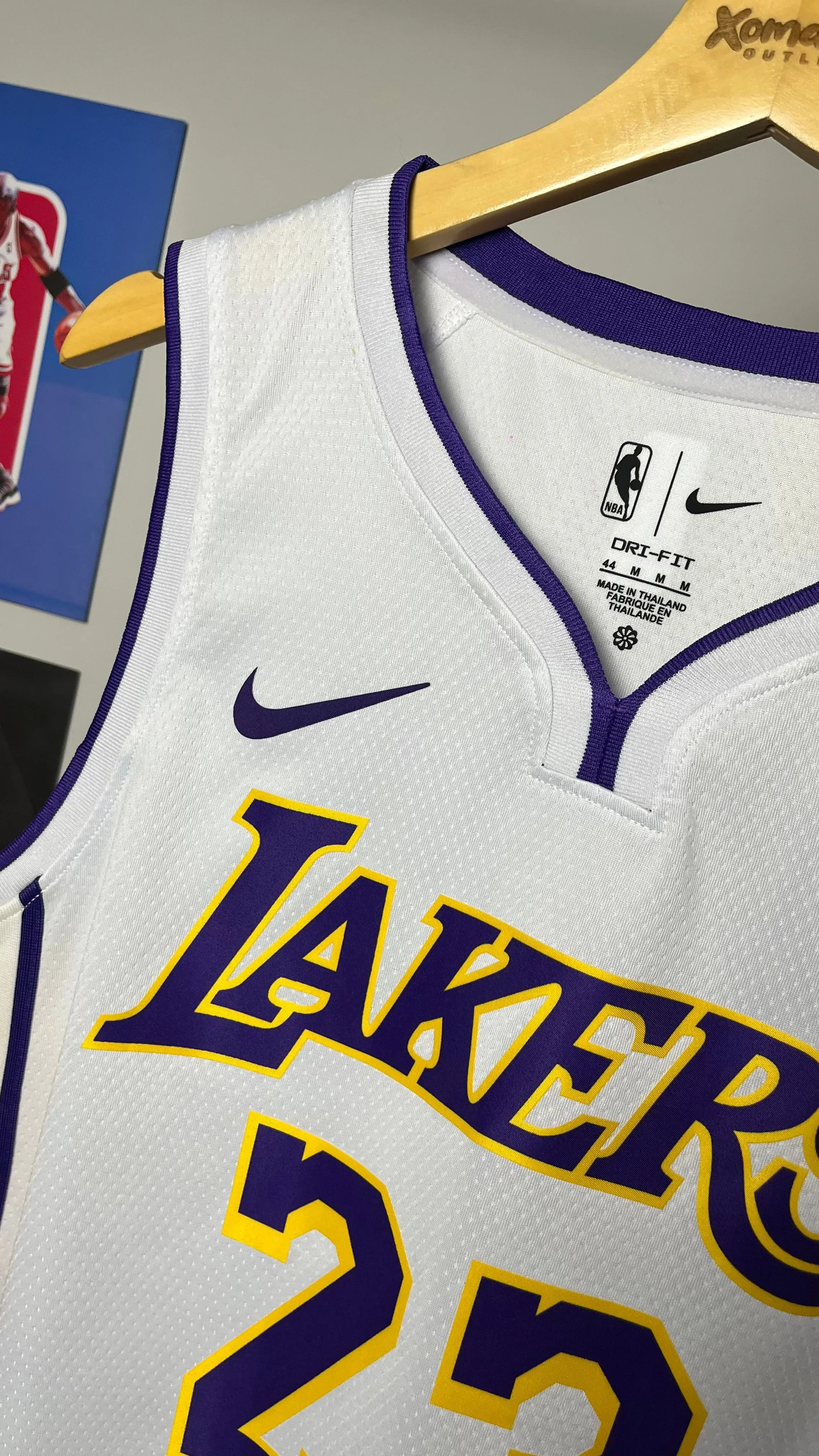 LAKERS BRANCA/ROXA - JAMES 23 - 3