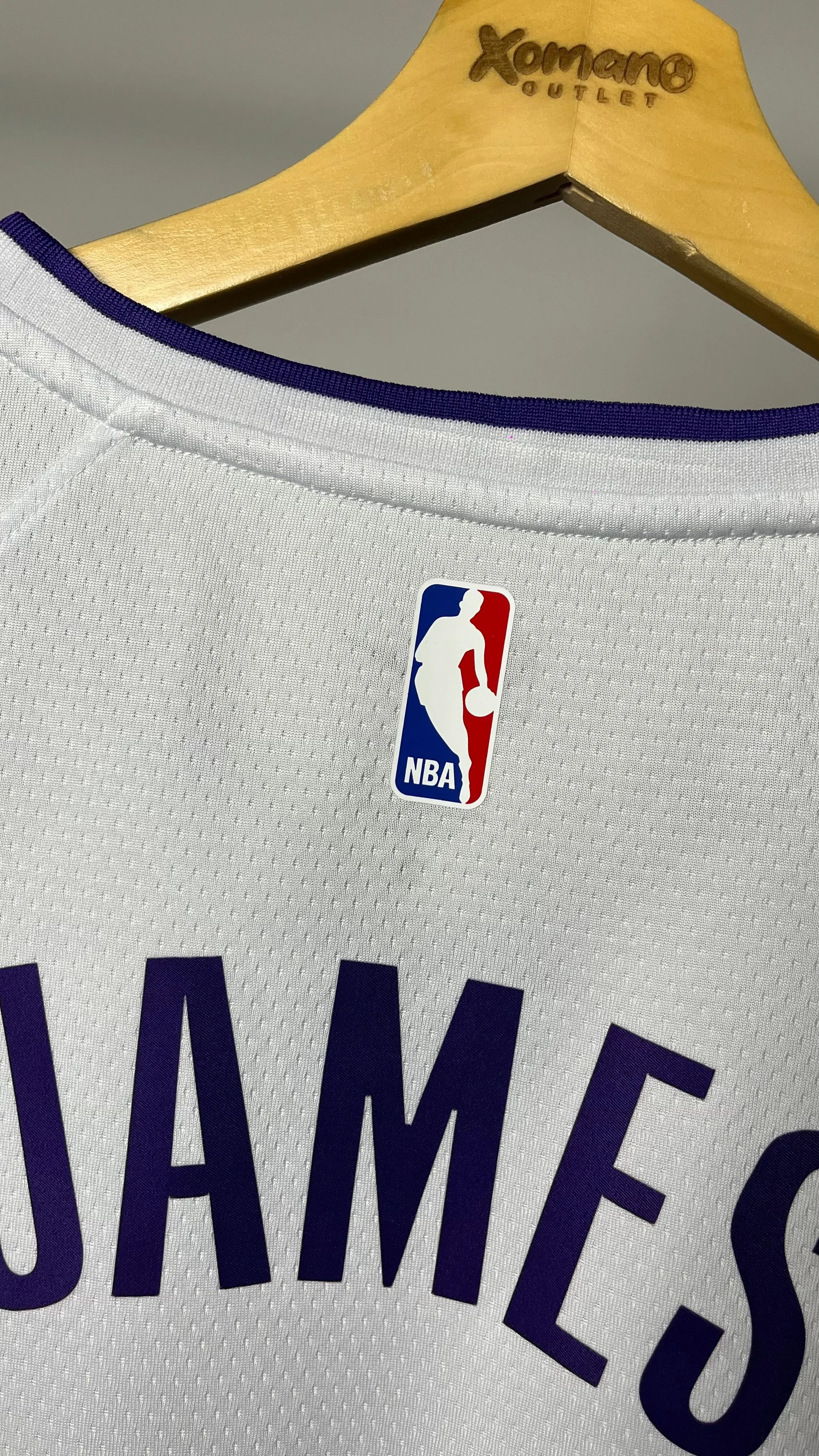 LAKERS BRANCA/ROXA - JAMES 23 - 5