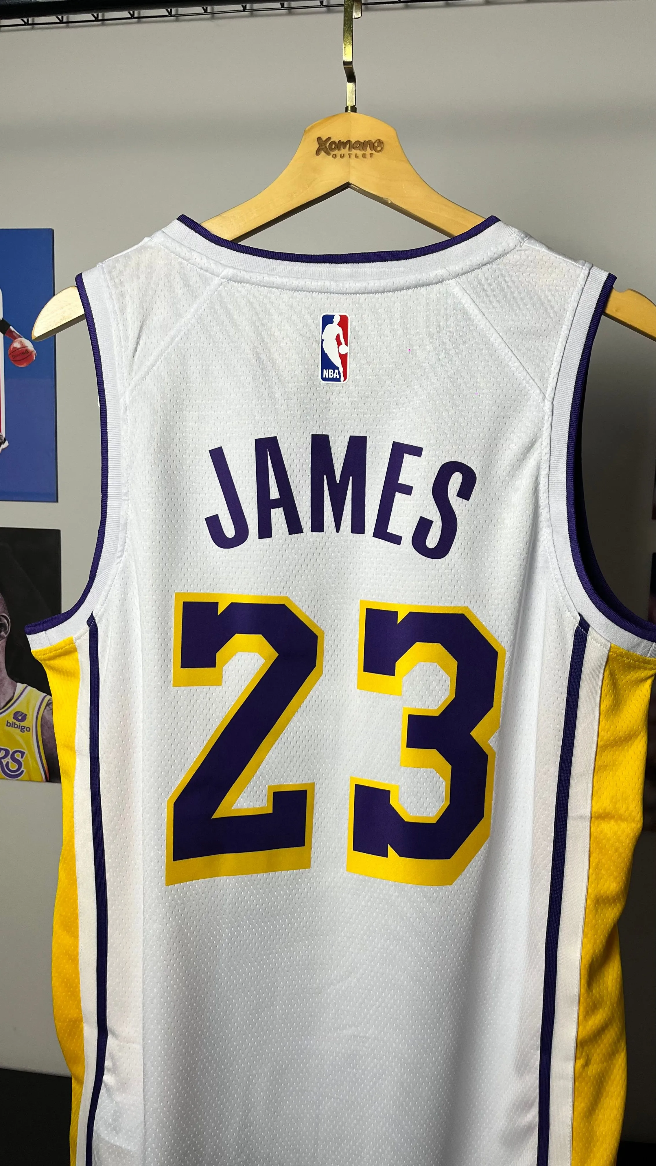 LAKERS BRANCA/ROXA - JAMES 23 - 6