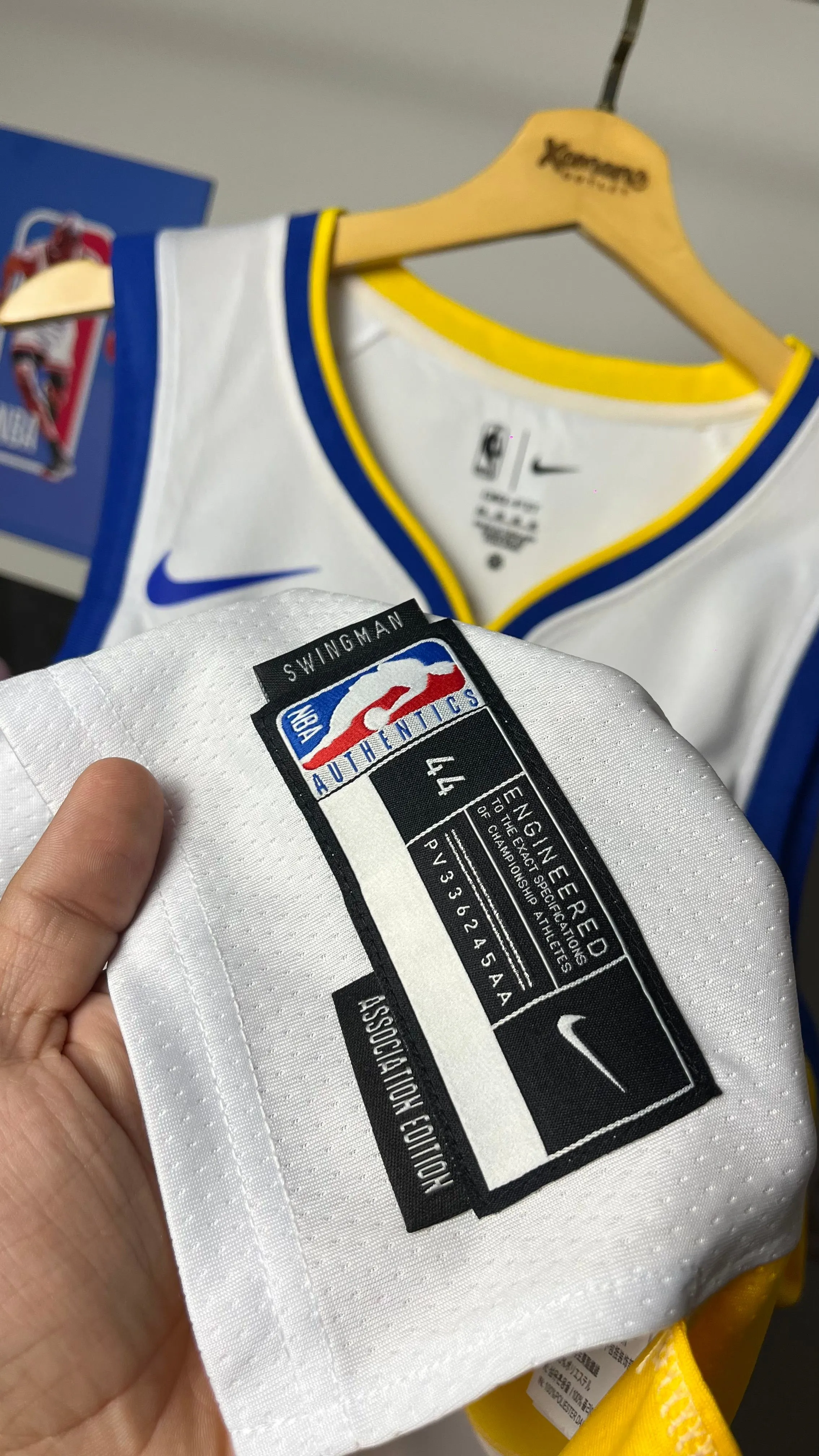 GOLDEN STATE WARRIORS - CURRY 30 - 4