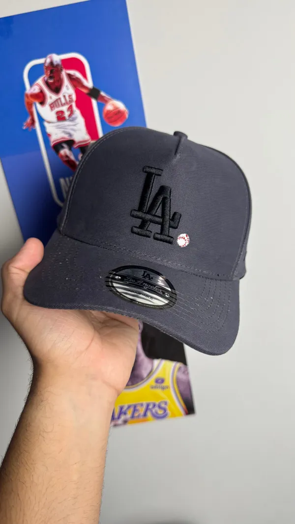 BONÉ LA CINZA DODGERS 