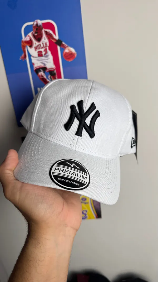 BONÉ NY BRANCO