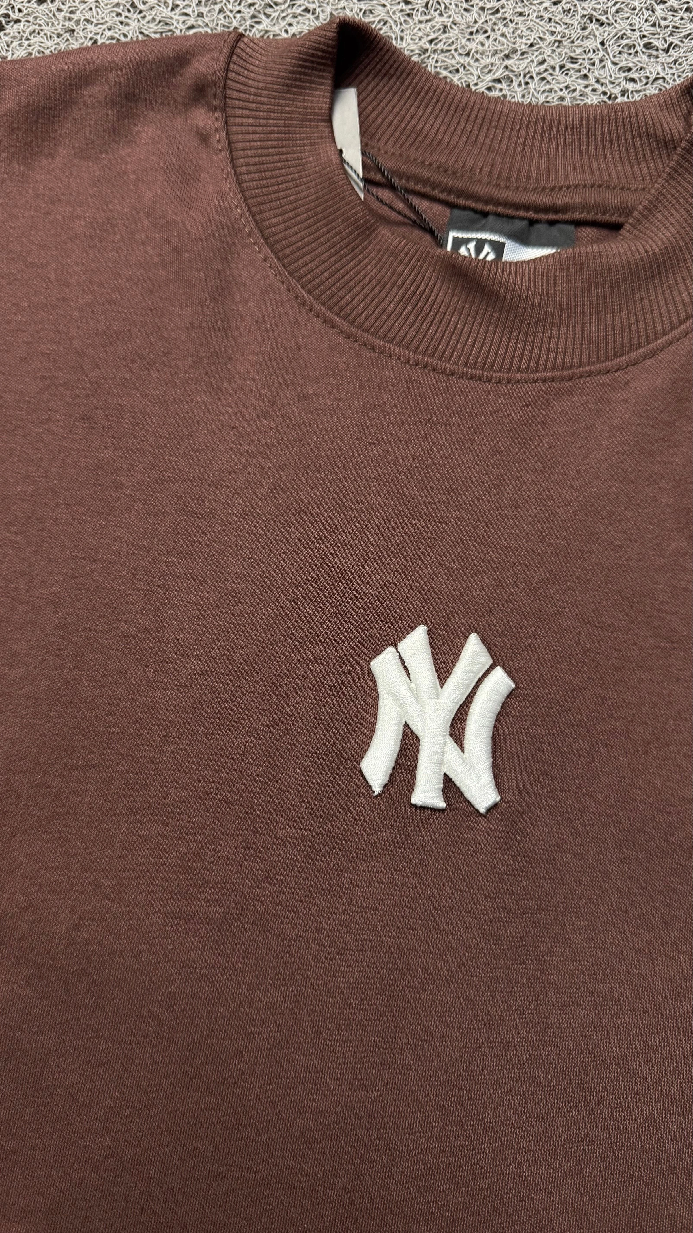 CAMISETA OVERSIZED NY BORDADA MARROM - 2