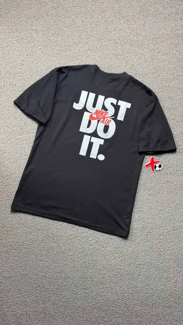 CAMISETA OVERSIZED NK AIR PRETA