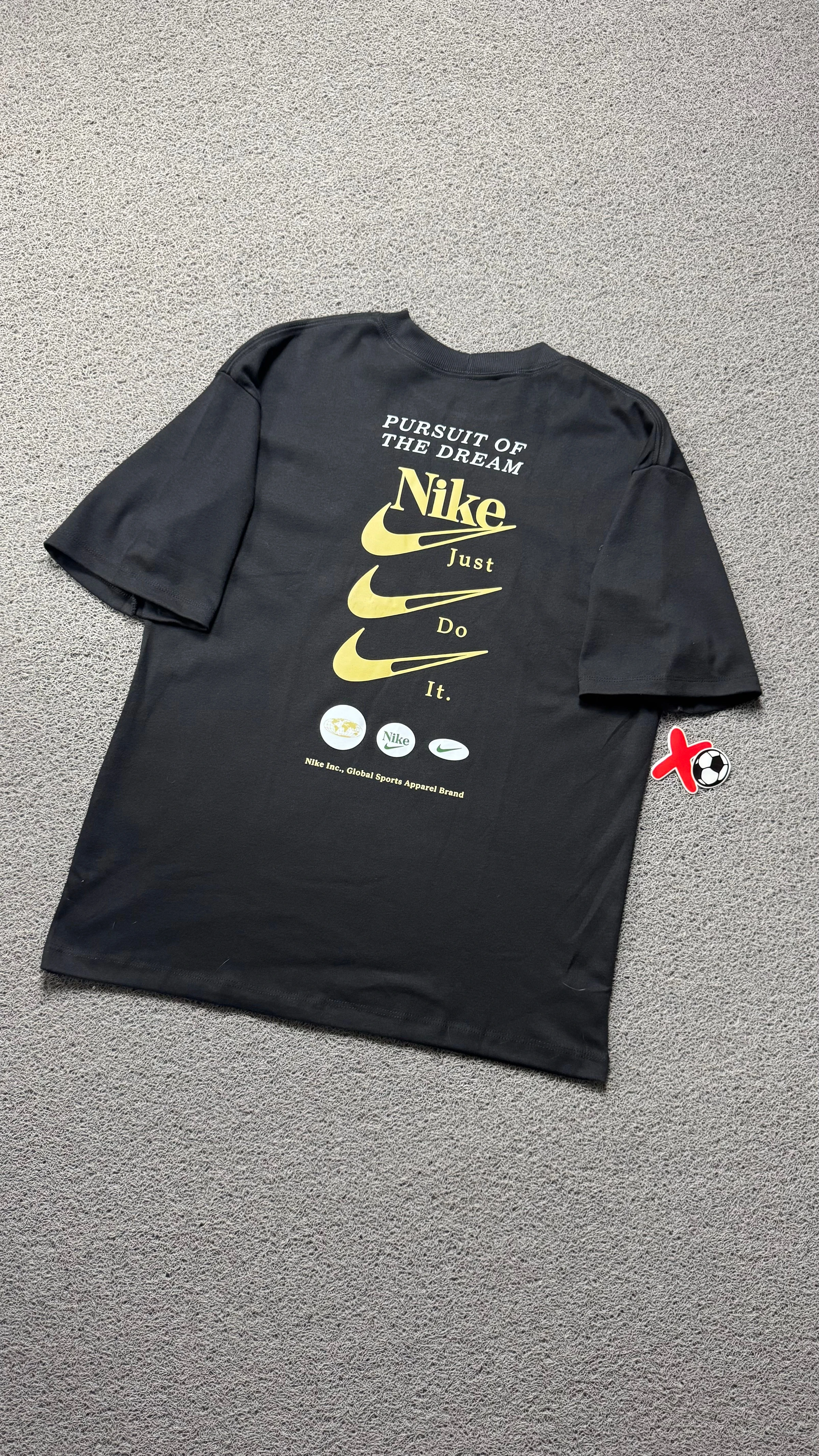 CAMISETA OVERSIZED NK DREAM PRETA - 1