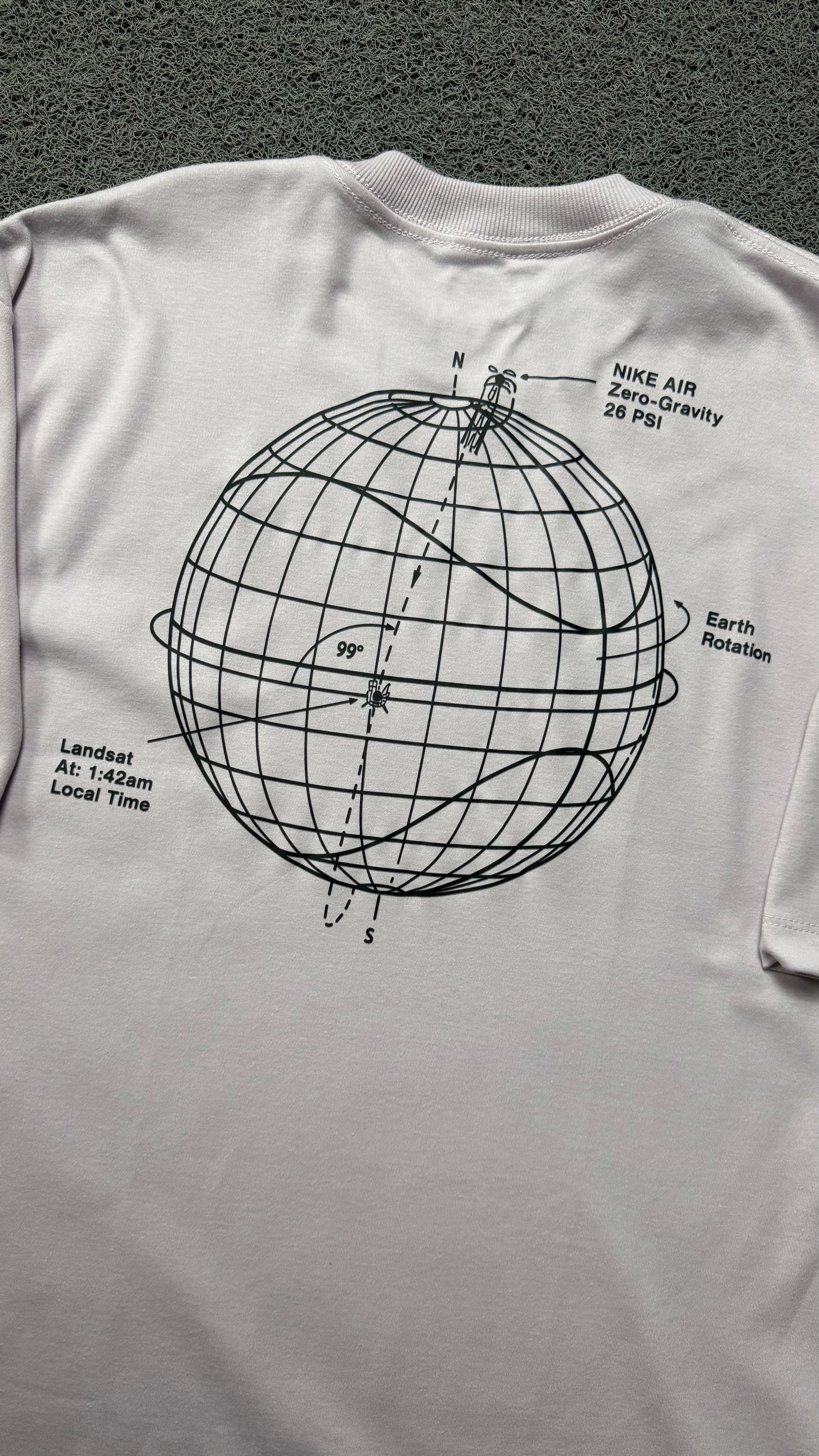 CAMISETA OVERSIZED NK WORLD LILAS - 2