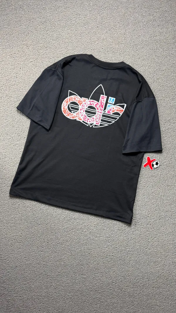 CAMISETA OVERSIZED PLUS AD PRETA