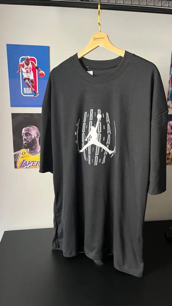 CAMISETA OVERSIZED PLUS JD PRETA