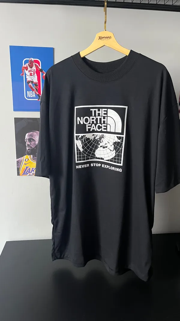 CAMISETA OVERSIZED PLUS TNF PRETA