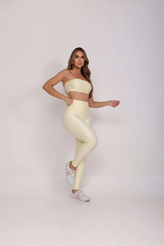 Conjunto Fitness Poliamida – Top Tomara que Caia + Legging.