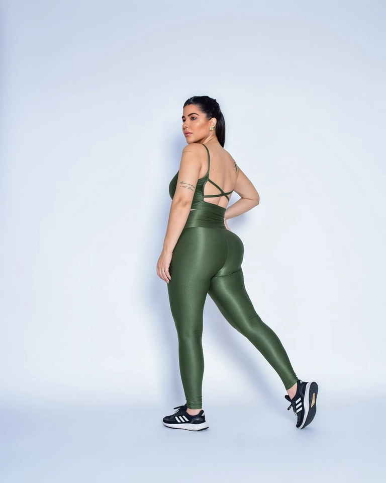 Conjunto Fitness Poliamida – Top Costas Trançadas + Legging.