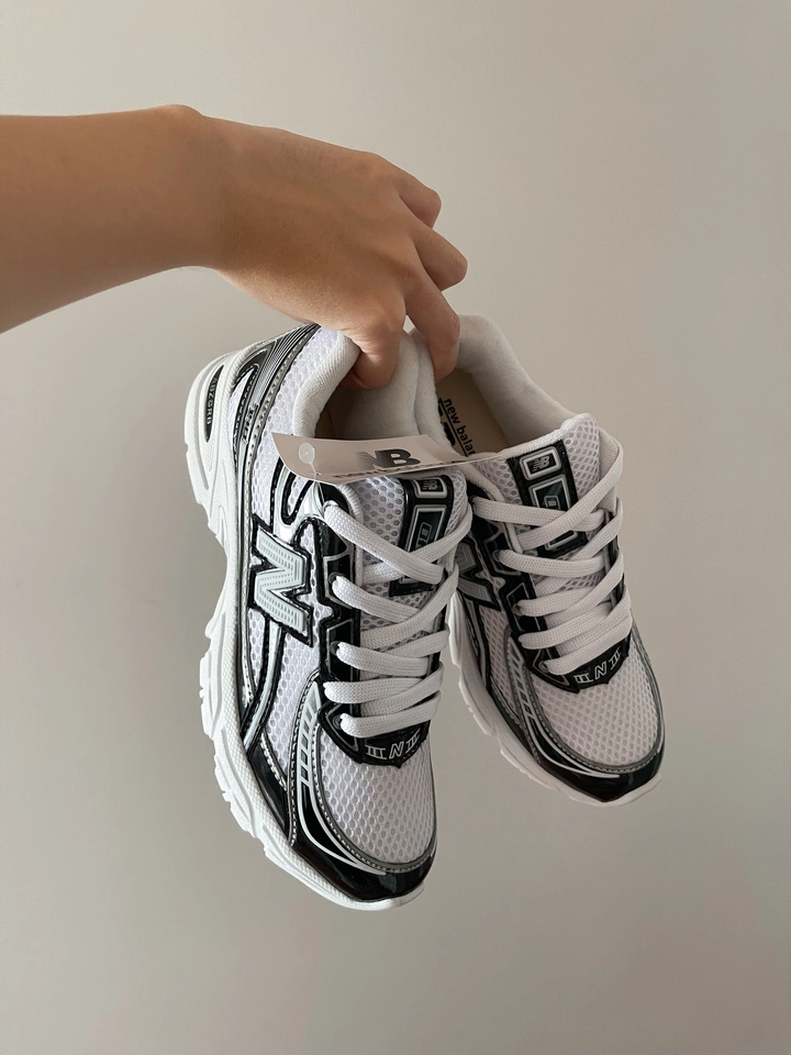 New Balance 740