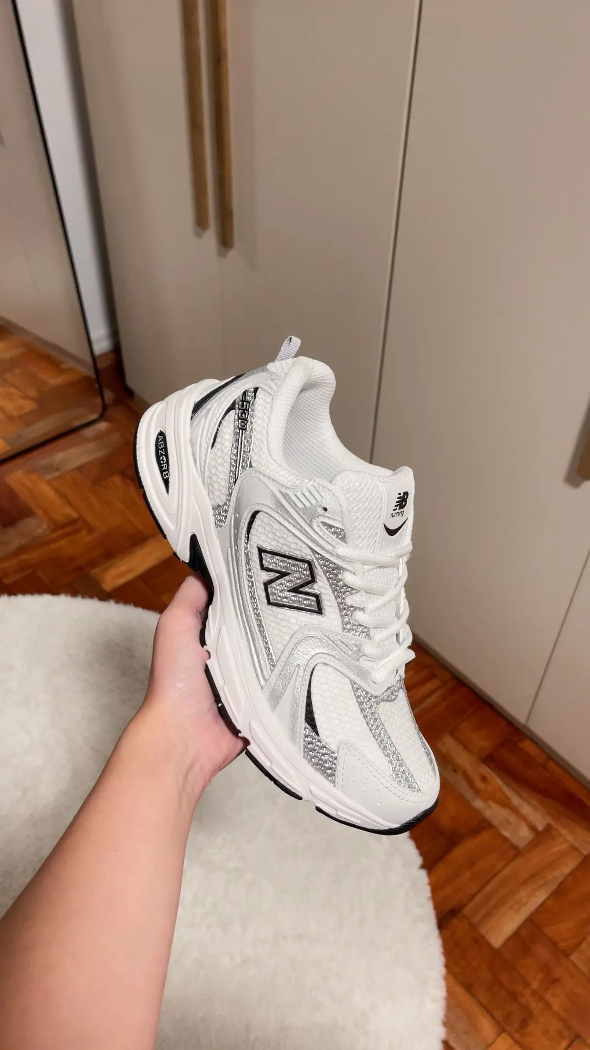 New Balance 740