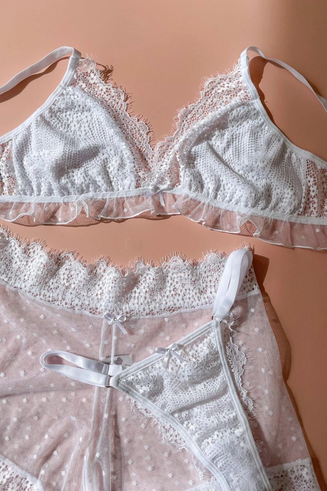 Conjunto Sensual tule poá 3 peças sem bojo sem aro rendando calcinha fio com regulagem e short de tule - imagem 5