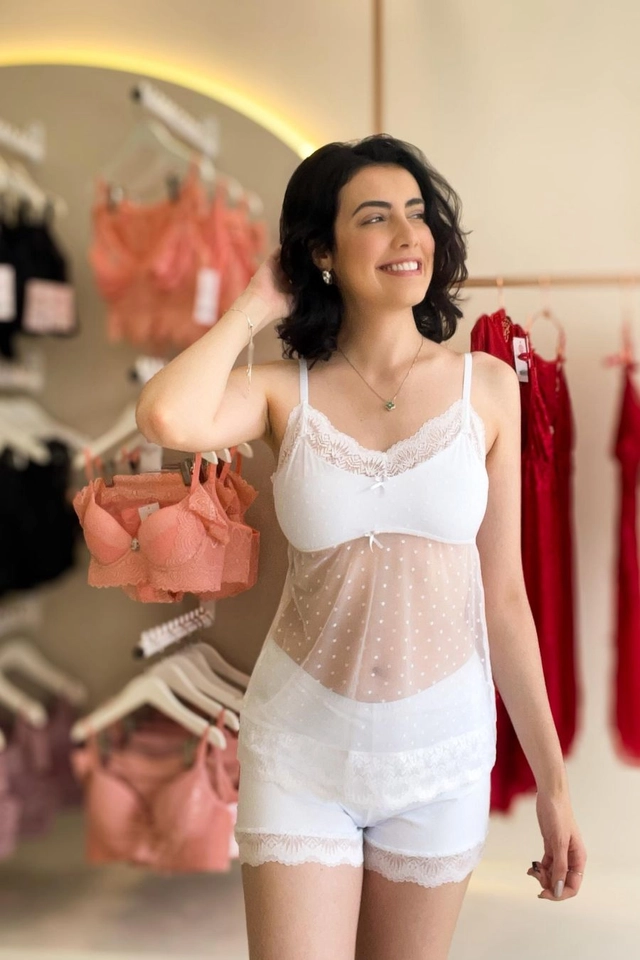 Pijama Malú 3 peças blusa e calcinha fio e tule poá em renda delicada e short em microfibra - imagem 3
