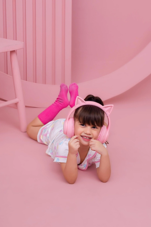 Pijama Americano Infantil Corações colors fd Branco  - imagem 1