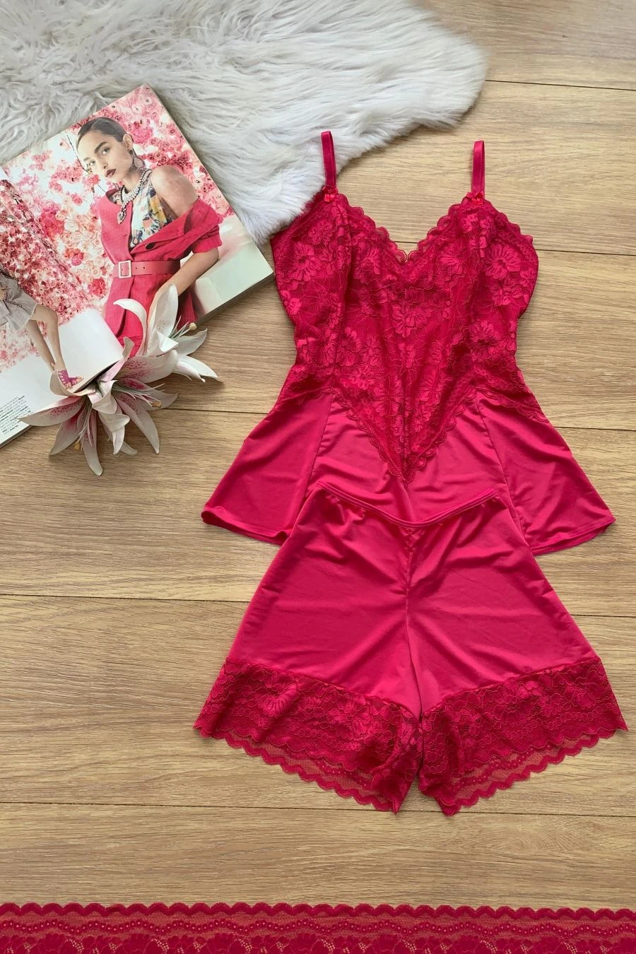 Short Doll Sem Bojo, de Liganete Lisa com Recortes em Renda - Rubi - 10