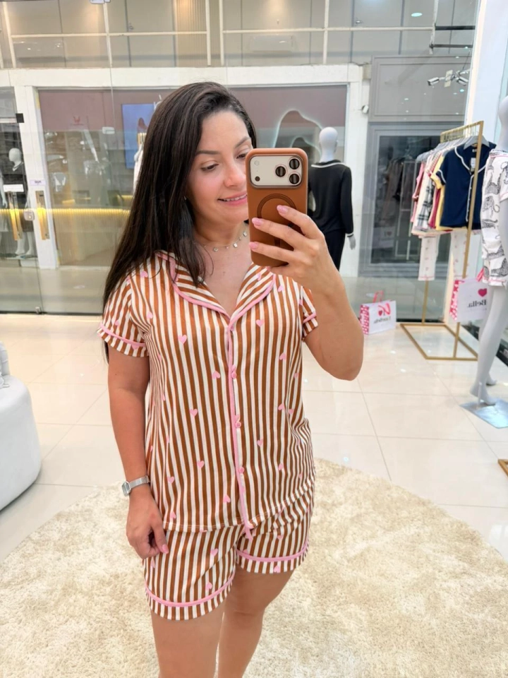 Pijama Americano Listras Marrom com Coração