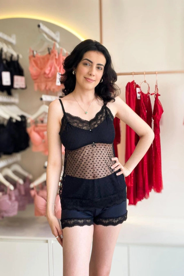Pijama Malú 3 peças blusa e calcinha fio e tule poá em renda delicada e short em microfibra - imagem 2