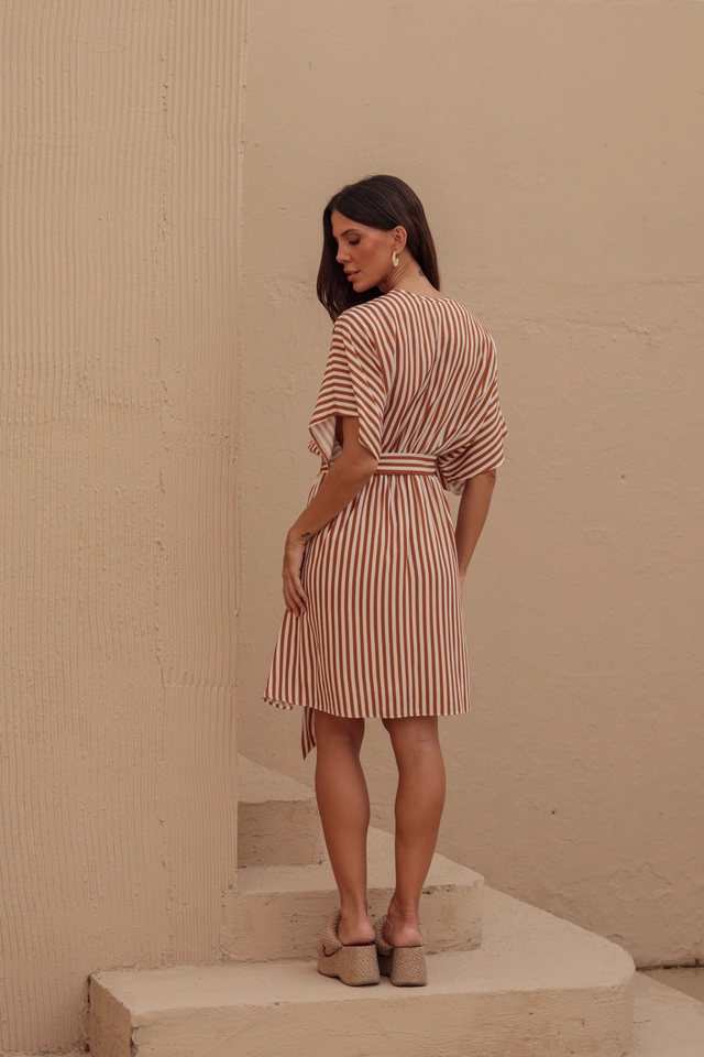 PRÉ-VENDA Vestido Antunes curto Listras Caramelo - imagem 2