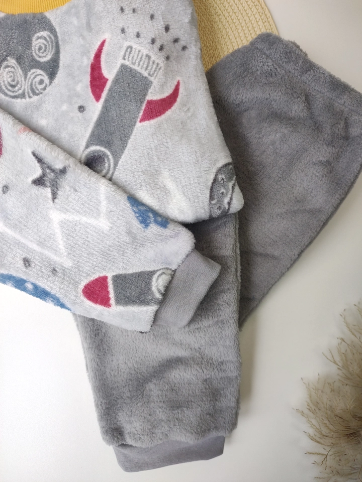 Conjunto Fleece Peluciado Planetas - 3