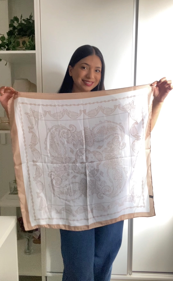 Lenço Bege Estampado 70x70cm - 1