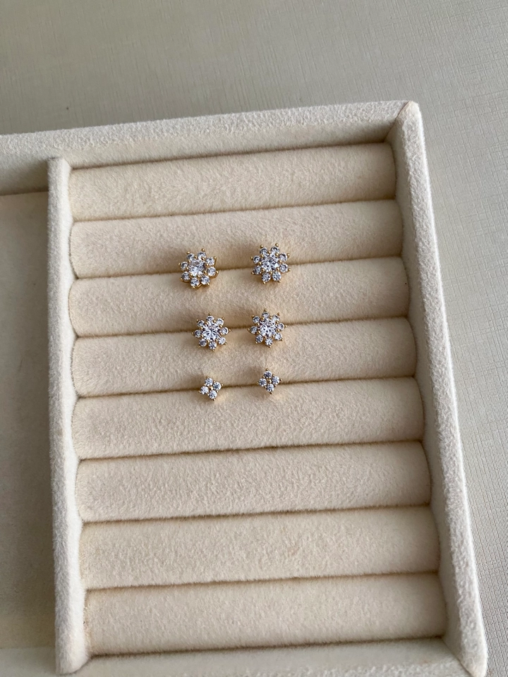 Trio Flor Cravejada (Cartela 3 pares)